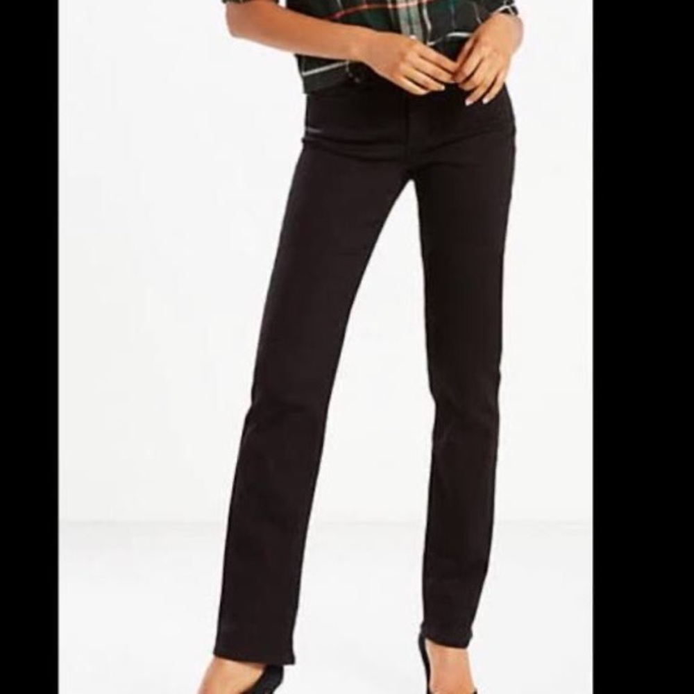 NWT Levi’s Black 505 Midrise Straight Jeans size 31